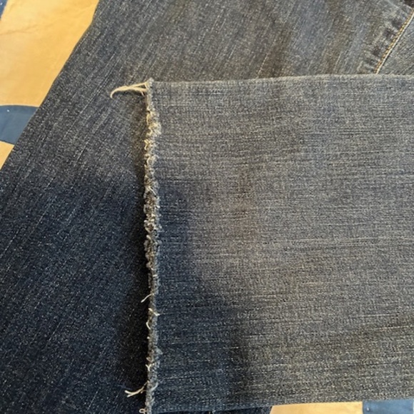 NYDJ Sheri Slim Size 10 medium wash raw hem cropped - Picture 4 of 4